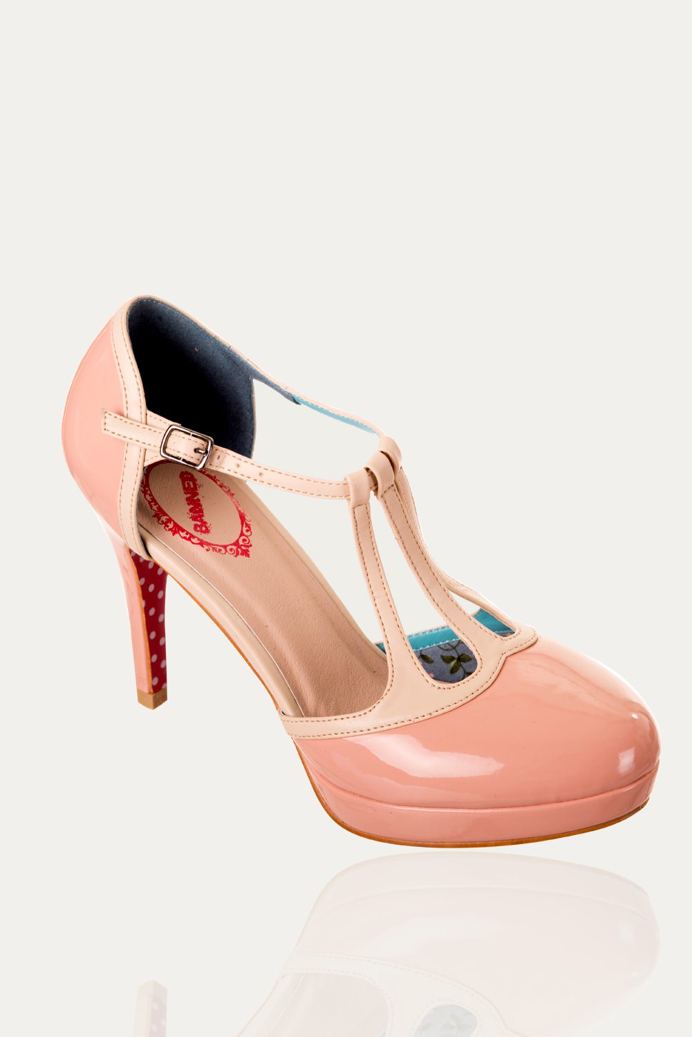 Nude vintage shoes 2025